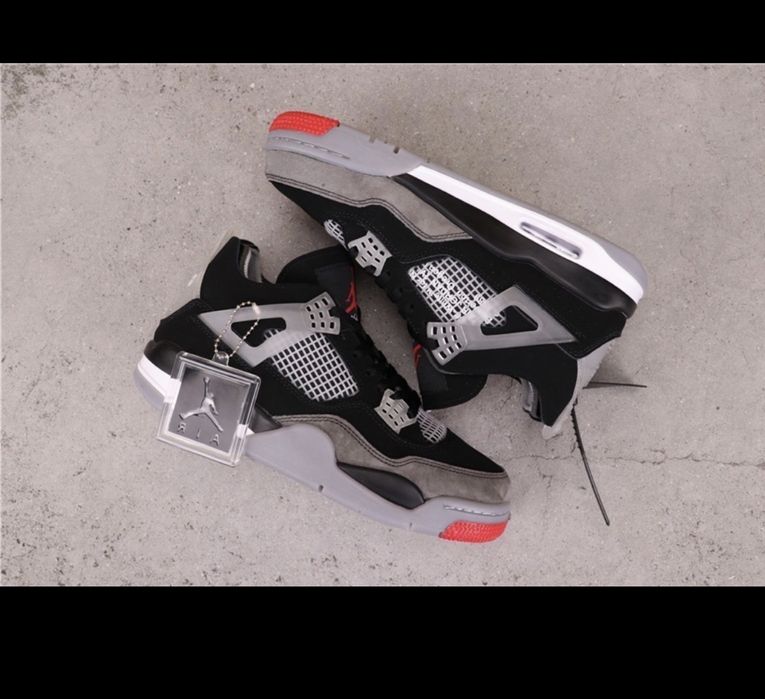 Sapatilhas Jordan 4