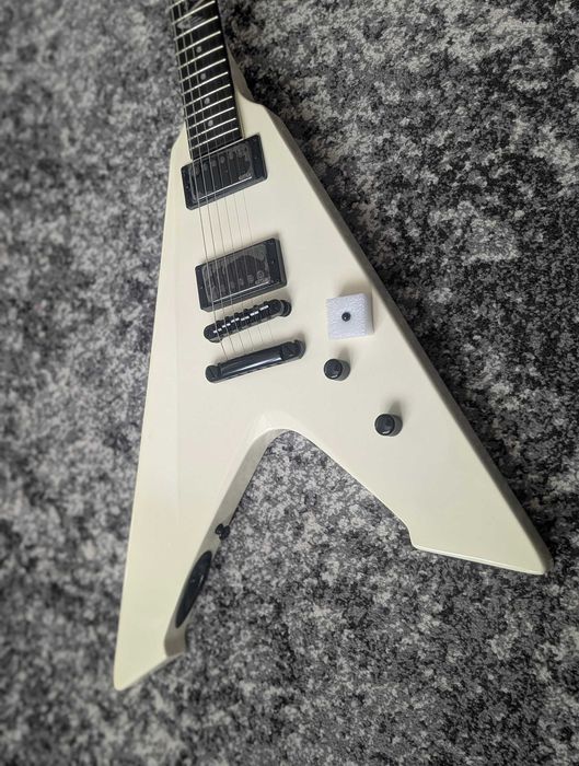 Электрогитара ESP LTD Vulture White (Made in Korea)