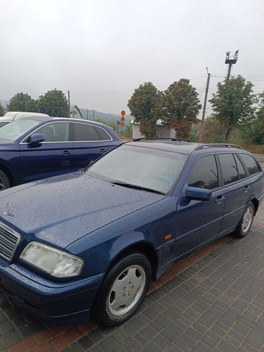 Мерседес Бенц С-180