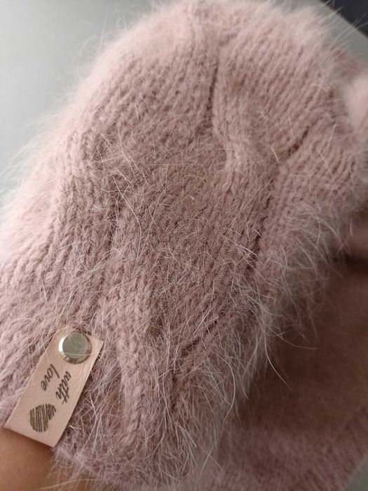 Бини ангора, шапка и снуд пух норки, шапочка с двумя отворотами.