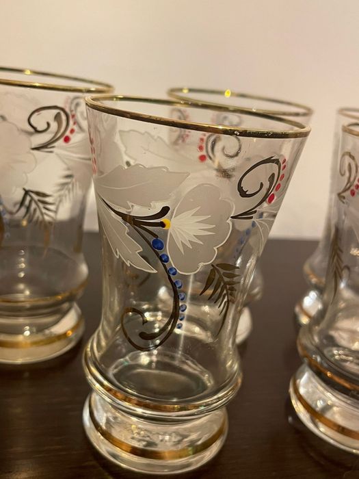 Conjunto 6 copos + jarro antigos