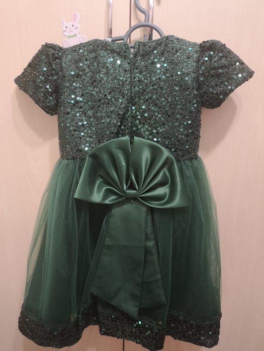 Сукня на дівчинку на 5-6 років