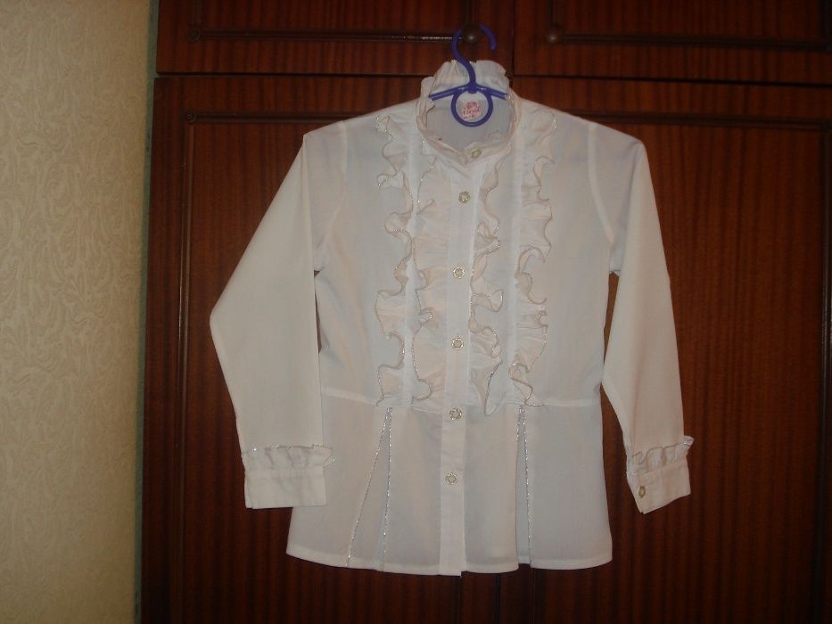 Блузка шкільна нарядна