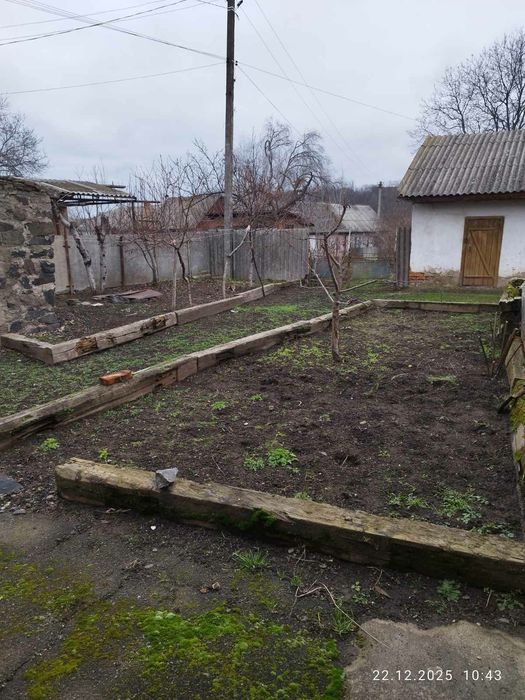Продається двох кімнатна квартира