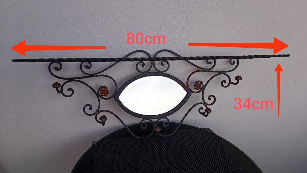 Espelho com cabide e prateleira muito antigo