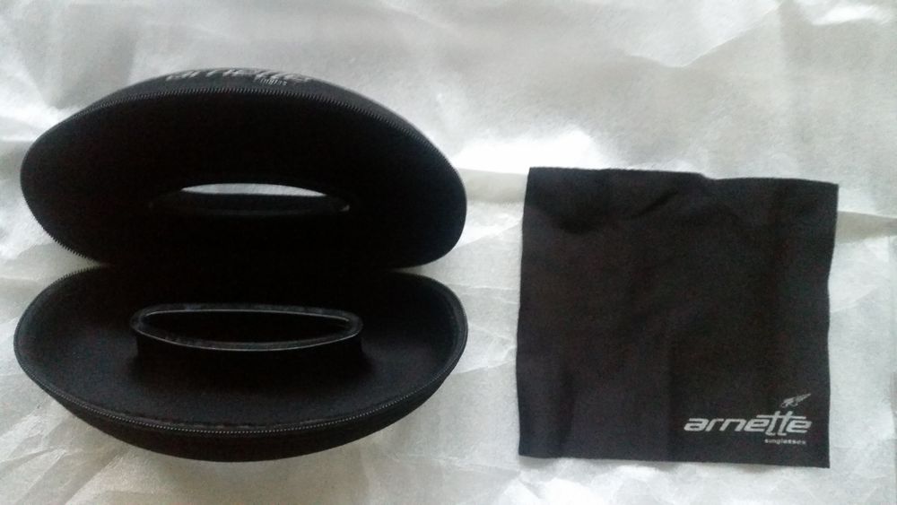 Bolsa de óculos Arnette