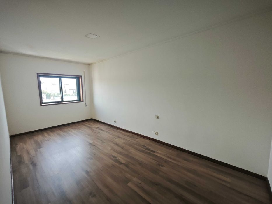 Apartamento T1 c/garagem para arrendar em Quinta Paço de Rei 20, Vila Nova de Gaia