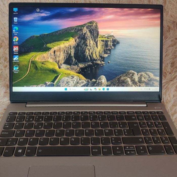 Lenovo IdeaPad 330S-15IKB | IPS | i5-8250U | 8GB | SSD+HDD