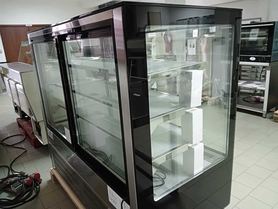 Vitrine refrigerada pastelaria