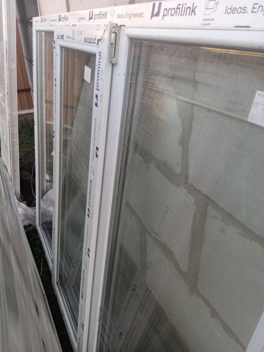 Нові металопластикові вікна.