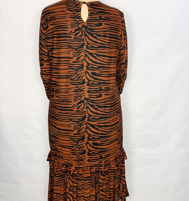 Brązowa sukienka w zwierzęcy wzór M 38