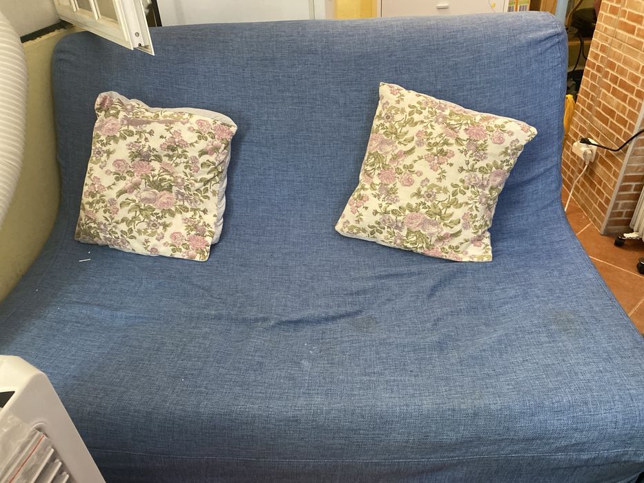 Sofa cama bem conservado