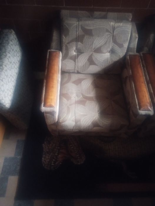 Крісло не розкладне