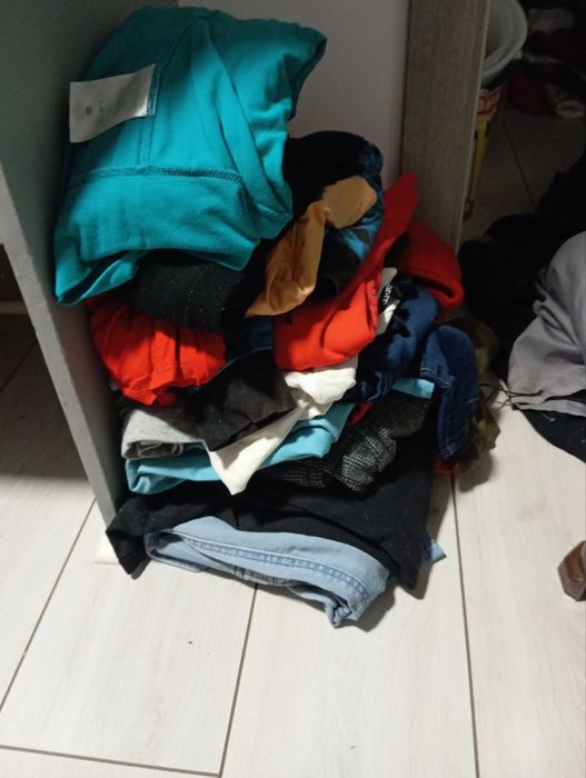 Одяг,взуття,віддам безкоштовно