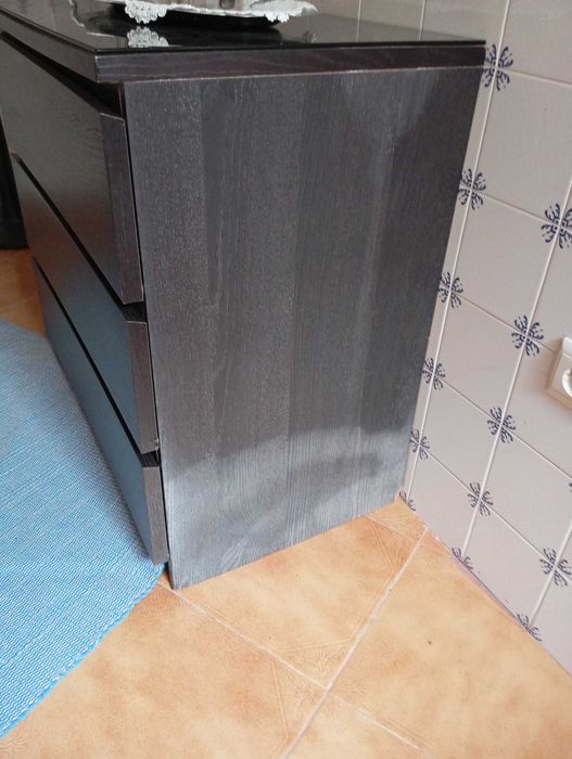 Armário/Cómoda para arrumar roupas c/vidro por cima