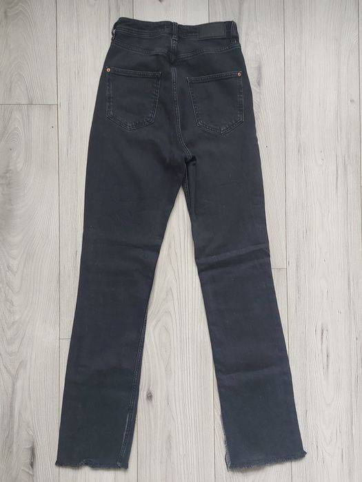 Чорні джинси Zara 34 розміру
