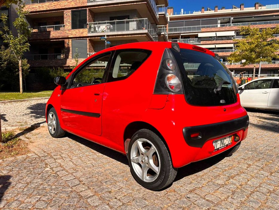 Citroën C1 diesel vermelho Ferrari