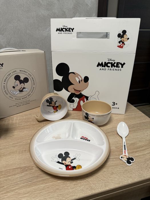 Посуд mickey mouse