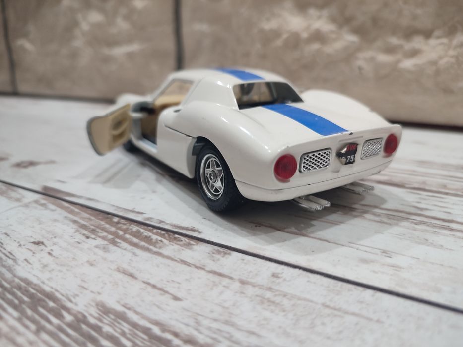 Burago ferrari 250LM , 1:24