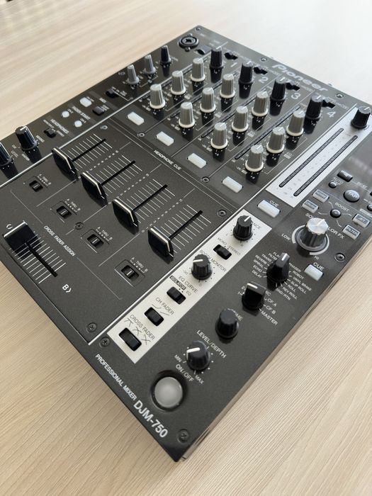 Пульт Pioneer Djm 750-k( мікшер, мікшерний)
