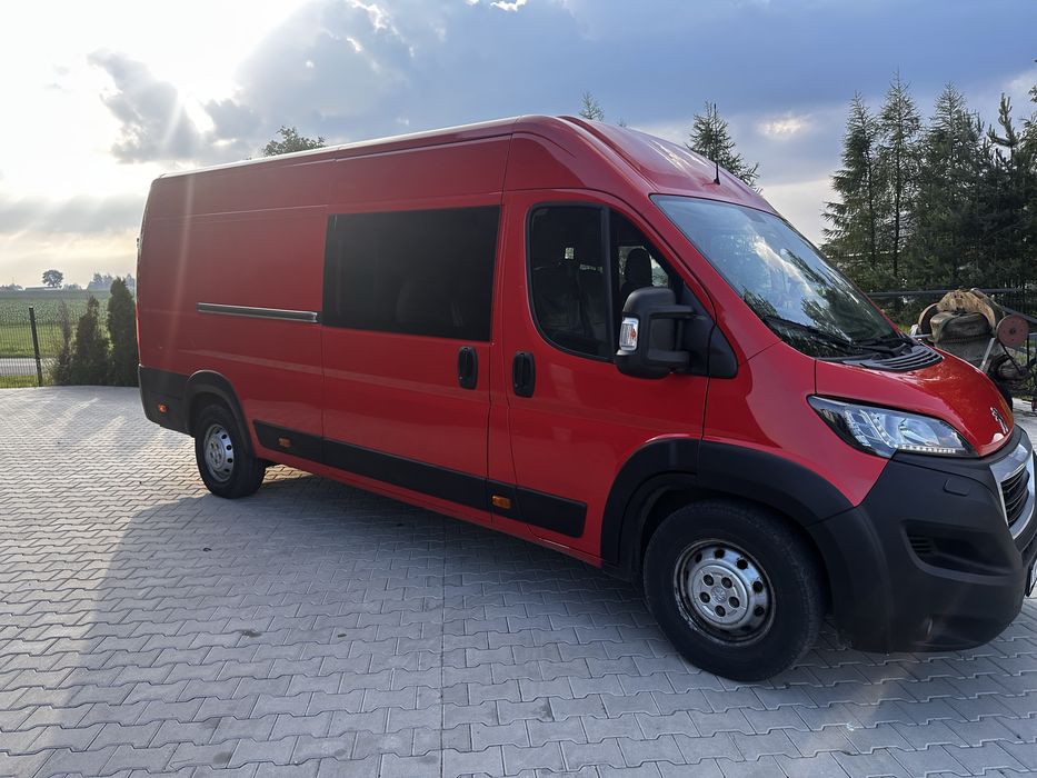 Peugeot Boxer Brygadówka 7 osobowa zabudowa
