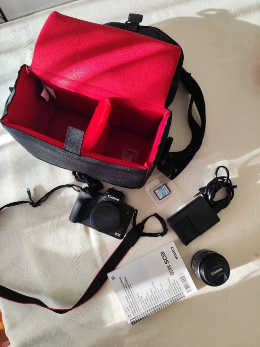Canon EOS M50 Mark II + Objetiva 15-45mm + Extras (Como Nova)