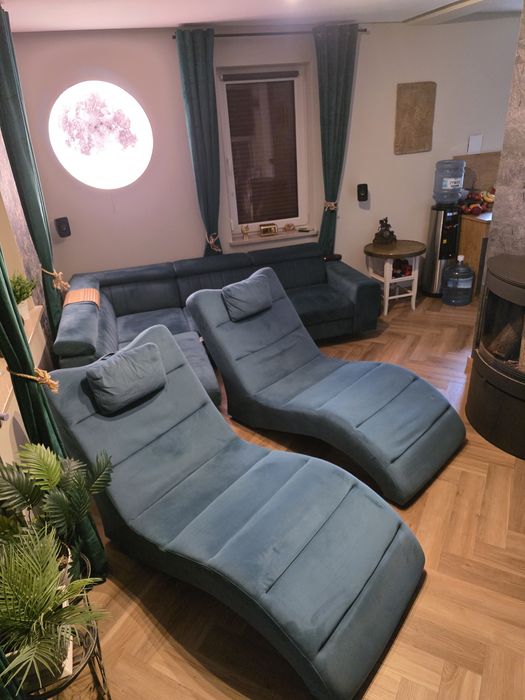 Na sprzedaż 2 fotele leżanki szezlong kupione w Agata meble bardzo wygodne. Materiał ściągany można spokojnie wyprać. Cena nie podlega negocjacji 800
