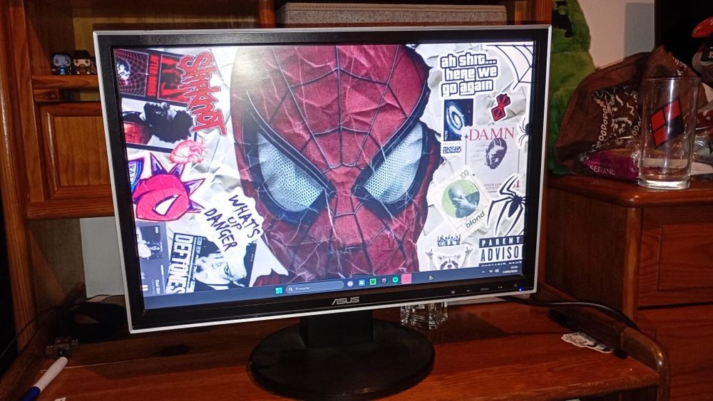 Monitor Asus a funcionar mas para peças