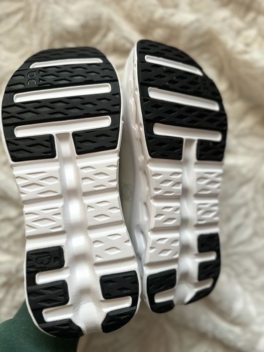 Кросівки LOEWE CloudTilt 2.0 білі, розмір 39, нові