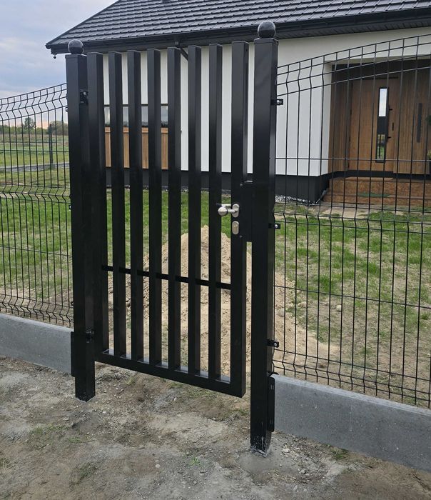 Montaż ogrodzeń panelowych - klasyczne 3D, proste 2D, typu Fala