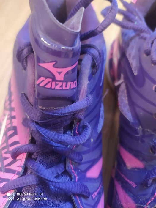 Футзалки японського бренду mizuno