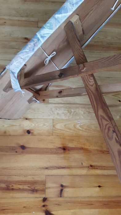 Tabua engomar antiga e ferros