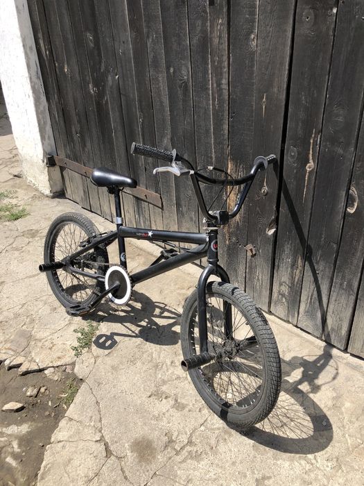 Witam sprzedam rower bmx czarny