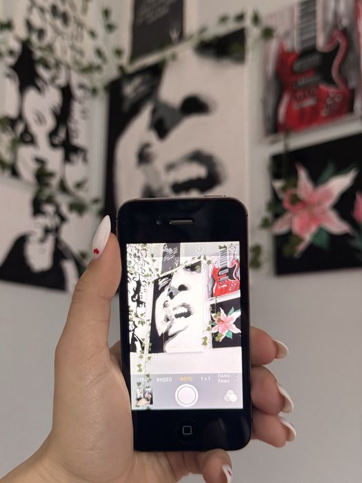 Iphone 4s 16 gb.