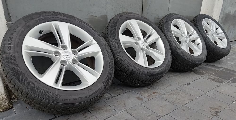 Oryginalne alufelgi 17 cali OPEL Insignia B 5x115 Cascada Astra J TPMS