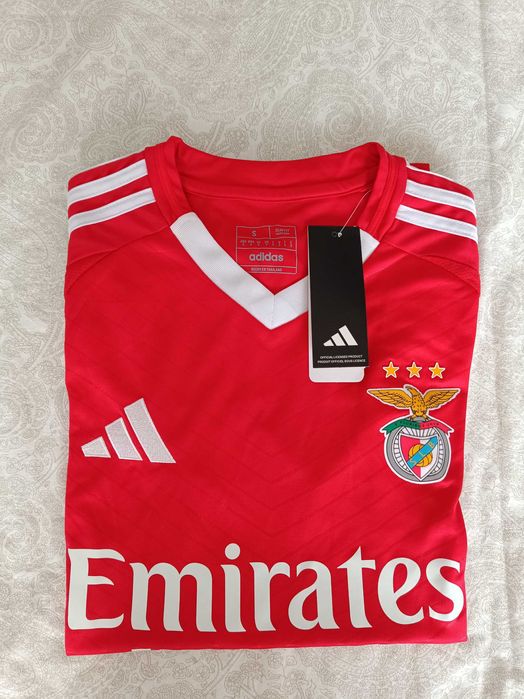 Camisola principal Benfica 24/25
