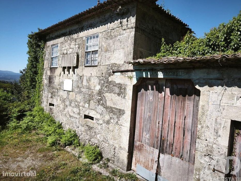 Casa rústica T4 em Cerdal de 210 m2