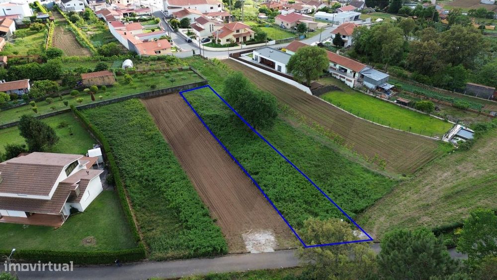 Terreno para venda, inserido em zona de construção, ideal para dar vid