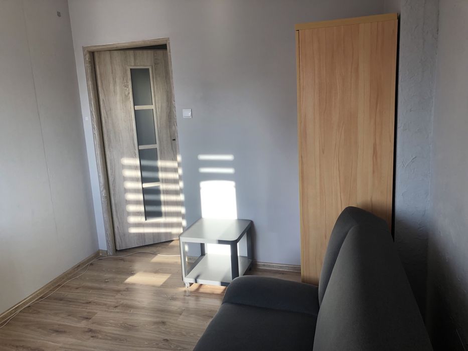 Pokoj jednoosobowy w mieszkaniu 4-pokojowym z balkonem