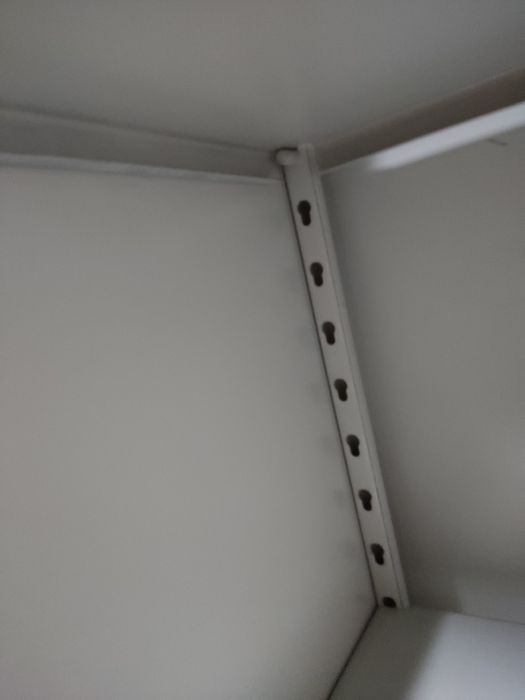 Продаю б.у канцелярську архівну шафу.