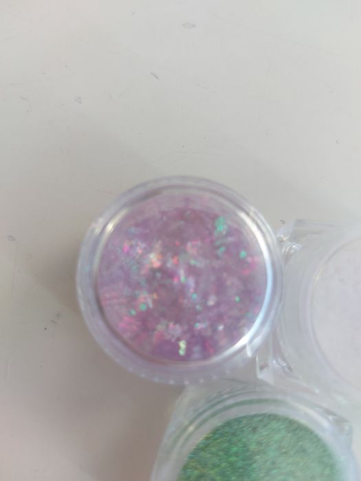 3 x pudełeczko z akcesoriami do paznokci: pyłki, brokat, jakby ozdoby