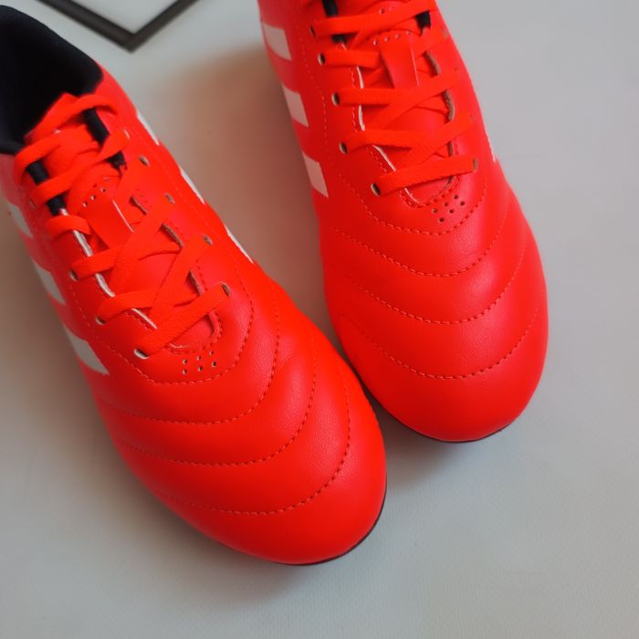 оригінальні бутси Adidas р40.5  довжина устілки по факту 25.5см