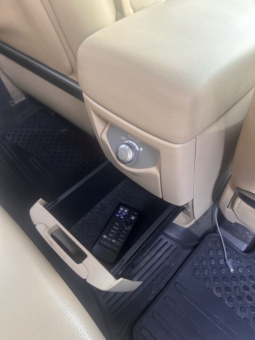 Субару Трібека 2008 року