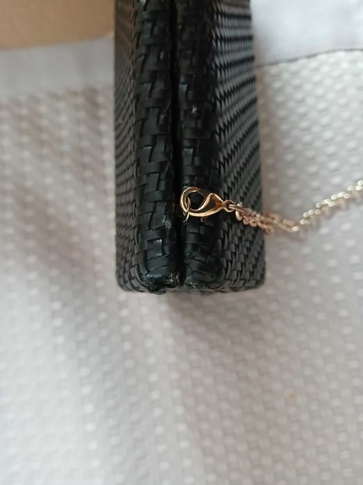 Torebka kazar na łańcuszku