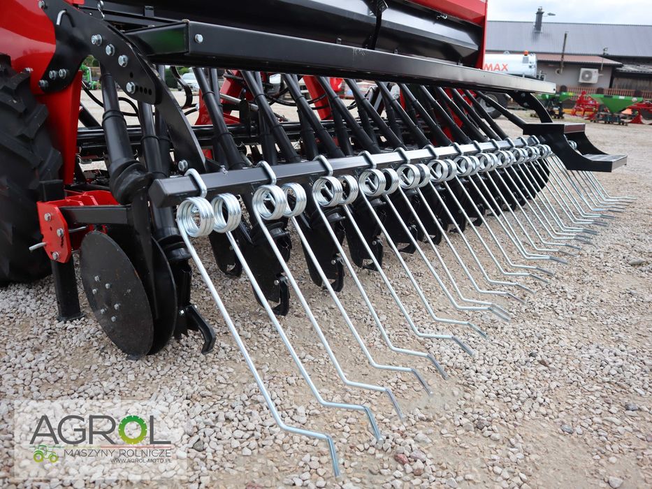 Siewnik Zbożowy Stopkowy Talerzowy Euro-Masz 3m; Ozdoken; Agro-masz