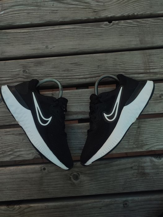 Кросівки Nike Renew Run 2,39 розмір,24.5-25 см по устілці