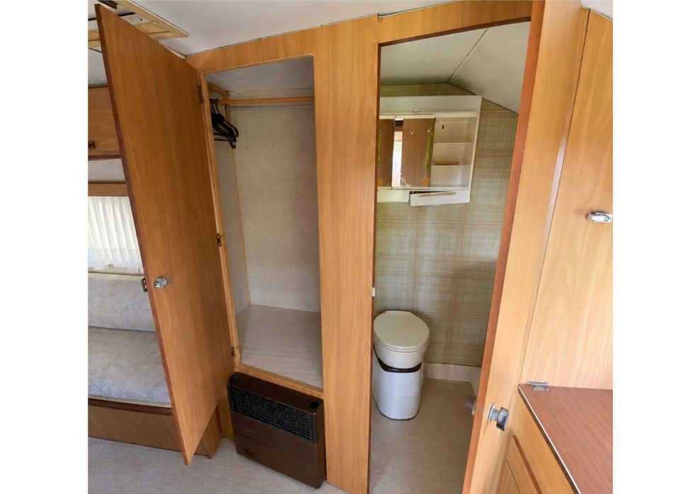 Przyczepa kempingowa AVENTO H385 TL 1981 – przedsionek, WC, ogrzewanie