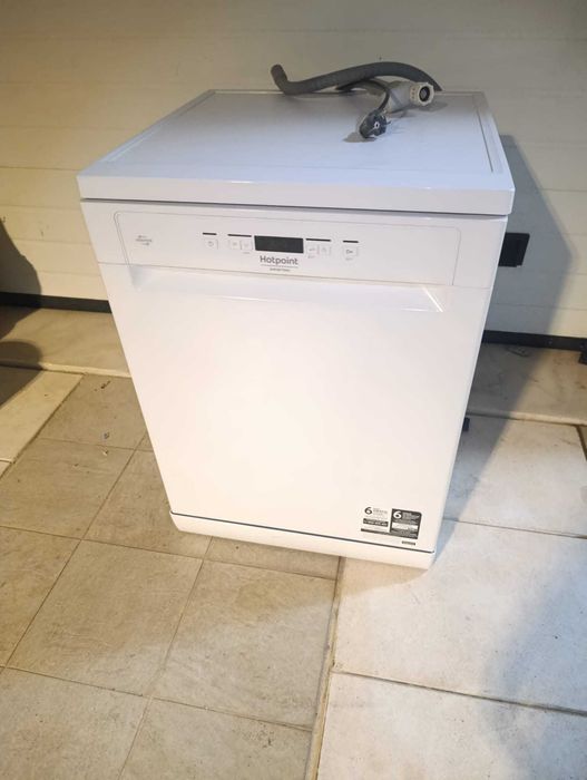 Máquina de Lavar Loiça Hotpoint HFC 3C26 (Para Reparar ou Peças)