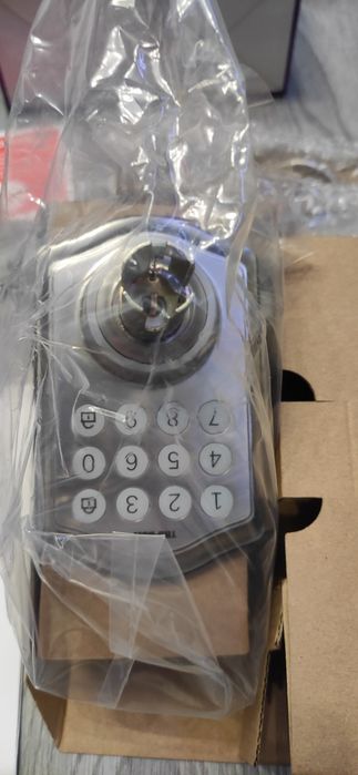 Дверний замок Tru-Bolt Classic Electronic Deadbolt