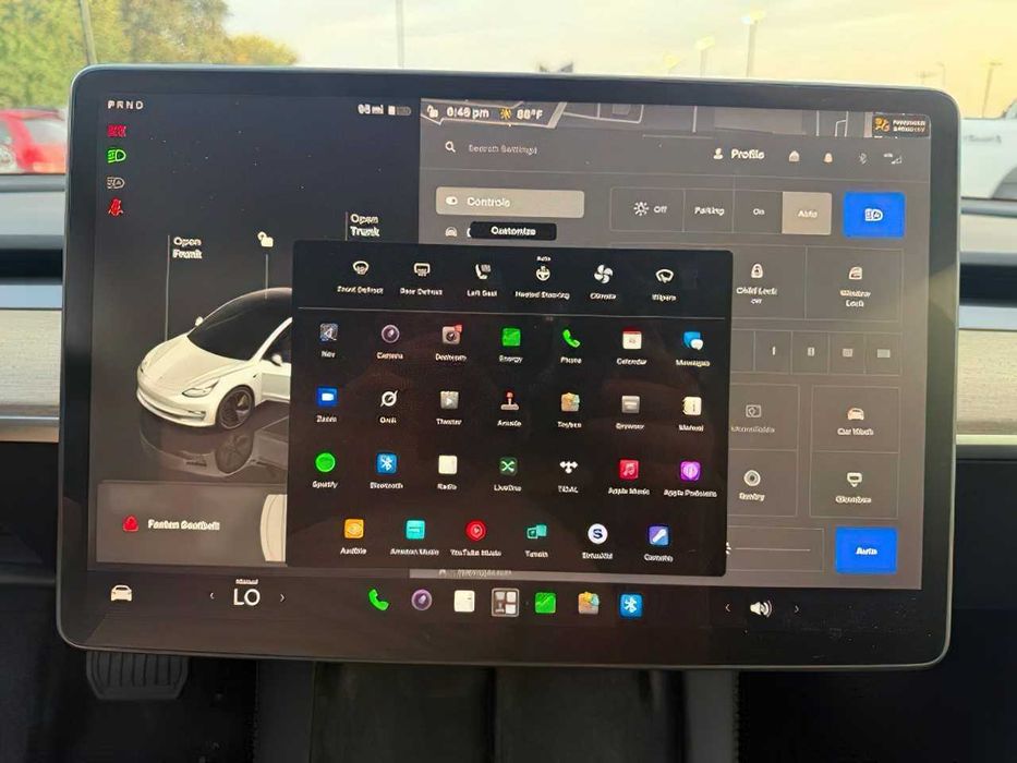 Tesla Model 3 Long Range      2022